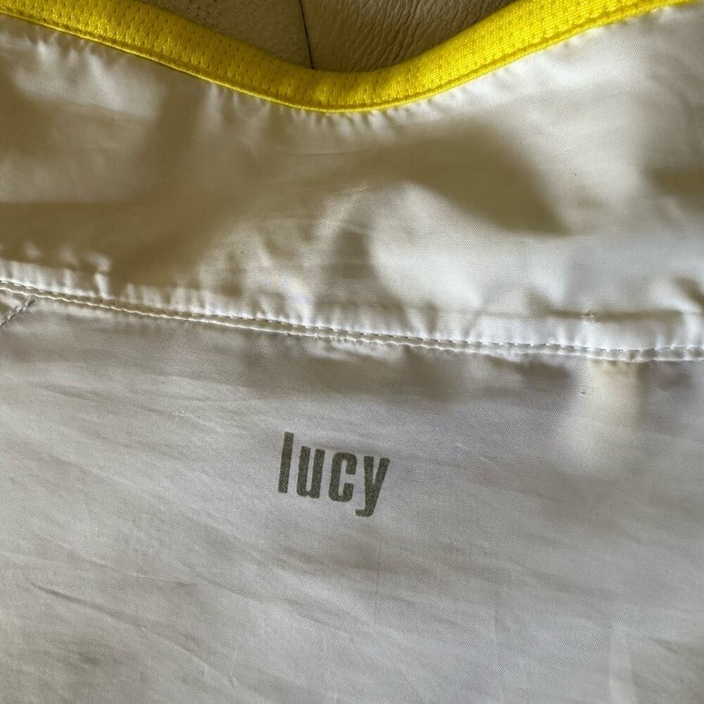 Lucy Windbreaker, size medium - Picture 3 of 7